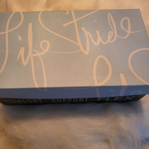 Life Stride pumps - Picture 5 of 5